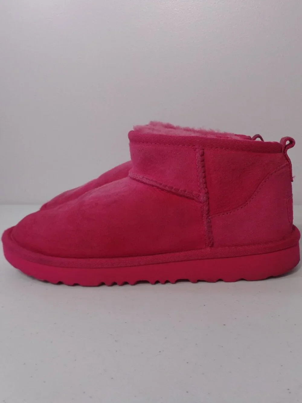 UGG Classic Ultra Mini Kids Pink Suede Shearling Lined Ankle Boots US 3 EU 35